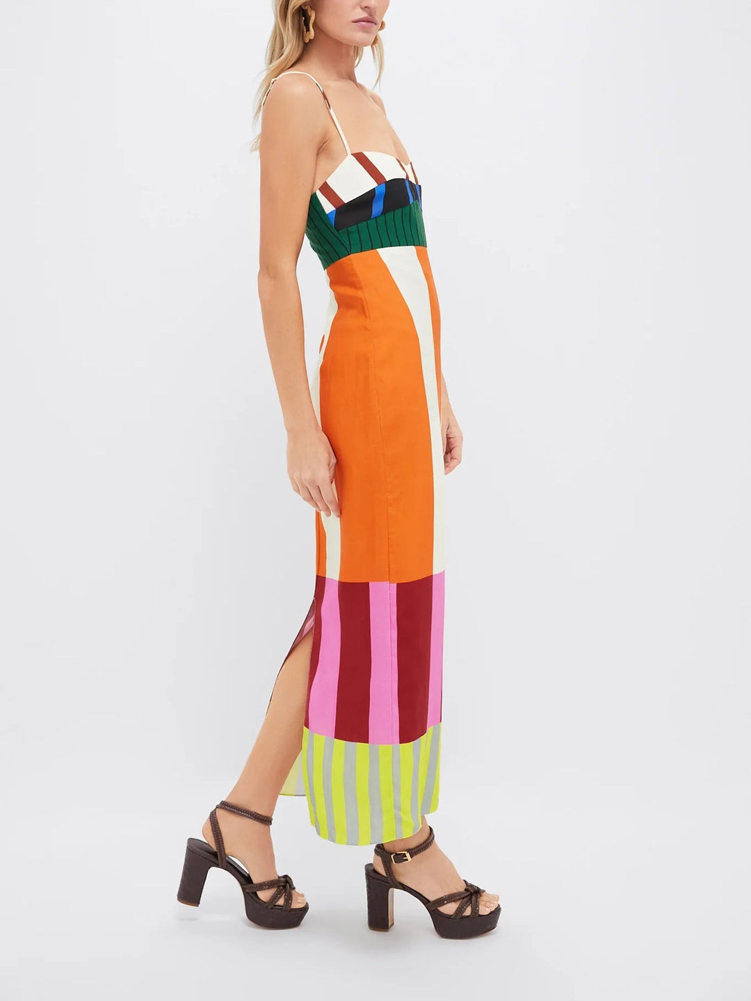 Vicy - Vestido Largo Floral con Ajuste Ceñido para Días Soleados.