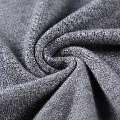 Xoan - Jersey elegante de cuello alto