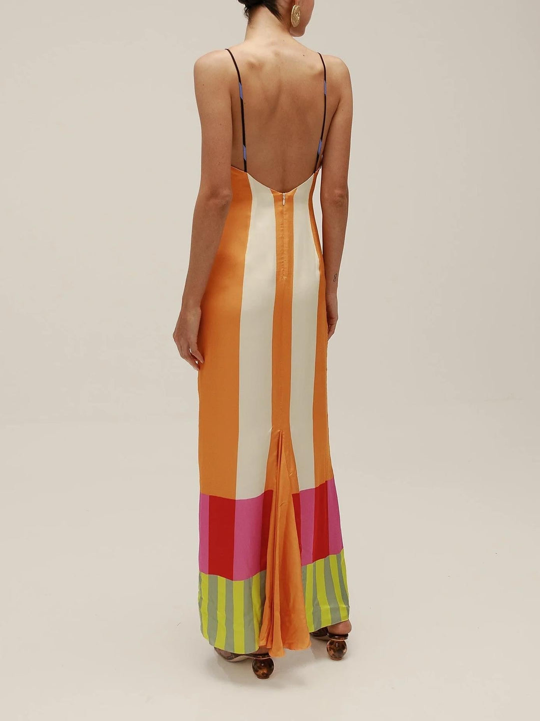 Vicy - Vestido Largo Floral con Ajuste Ceñido para Días Soleados.