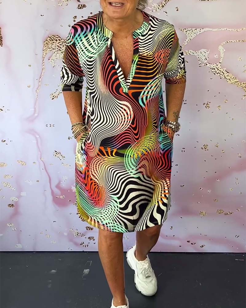 Ria - Vestido colorido con escote en V