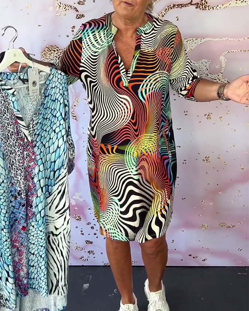 Ria - Vestido colorido con escote en V